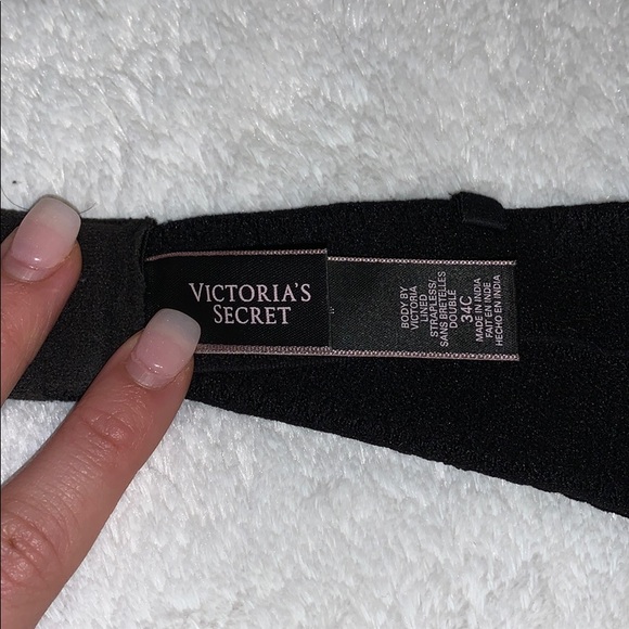 Victoria’s Secret strapless black bra - Picture 4 of 4